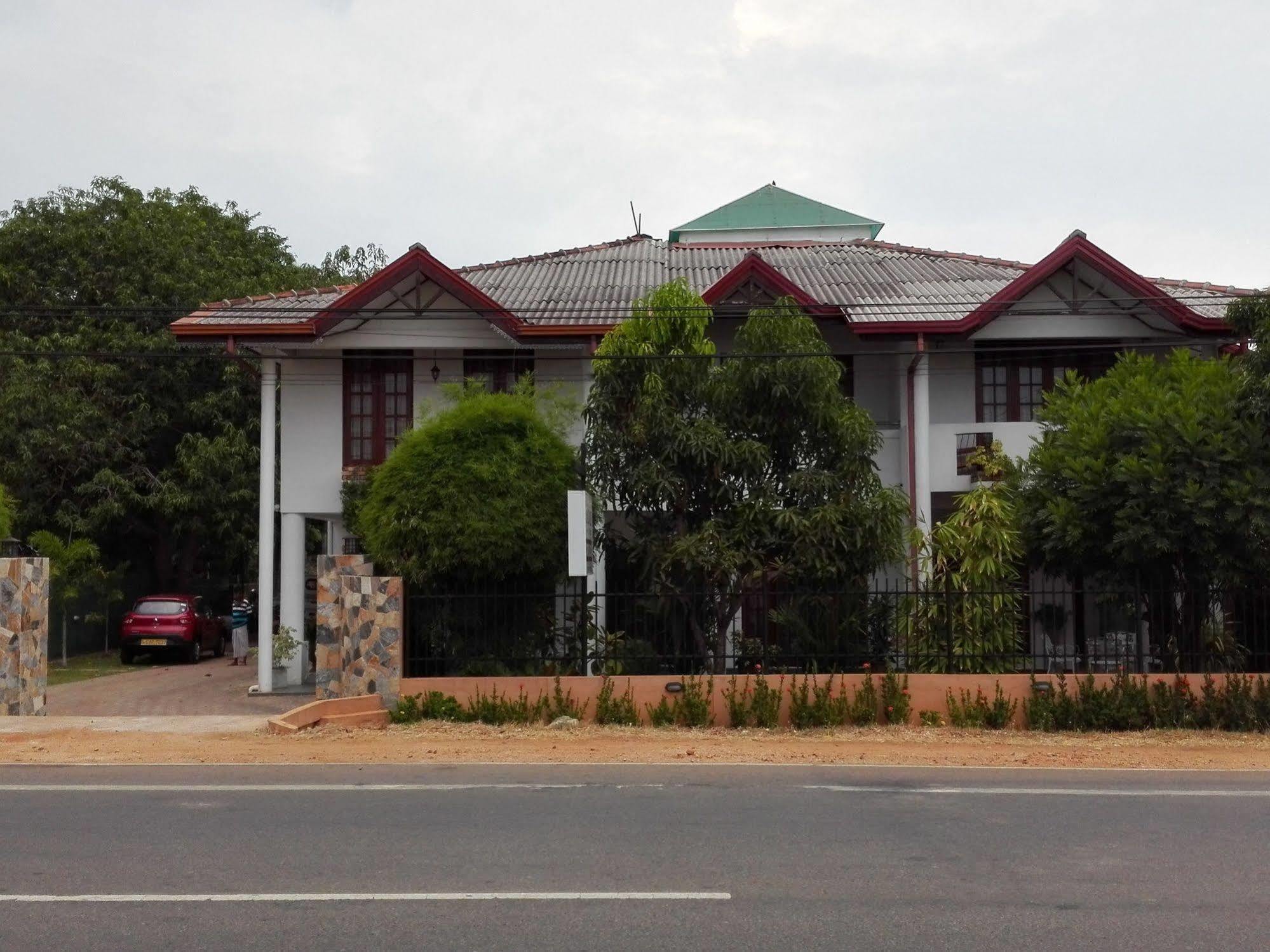 Salubrious Resort Anuradhapura Εξωτερικό φωτογραφία